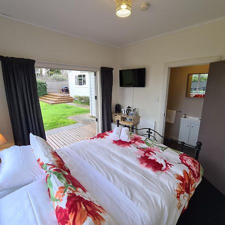 Central Masterton Sleepout Экстерьер фото