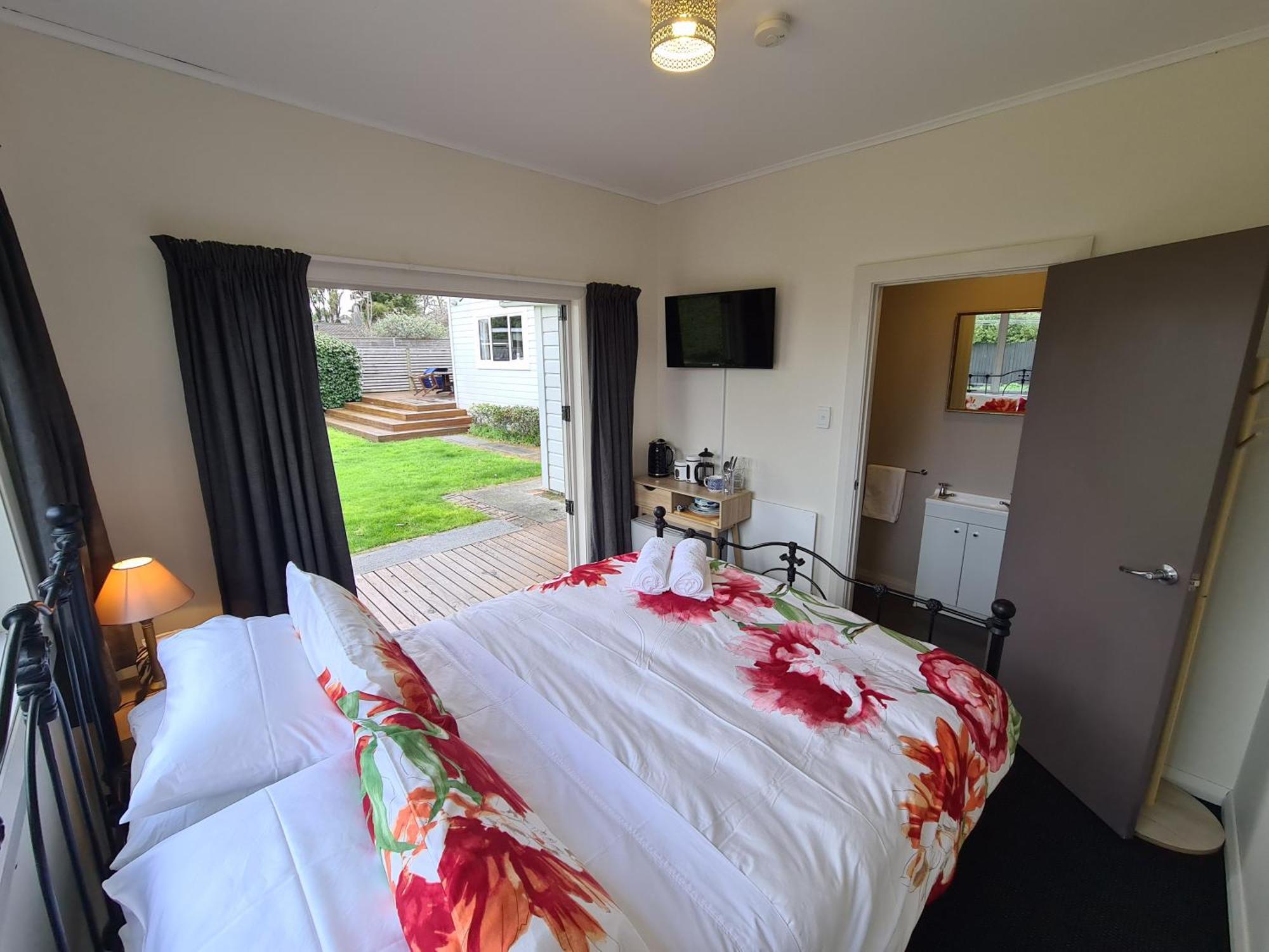 Central Masterton Sleepout Экстерьер фото