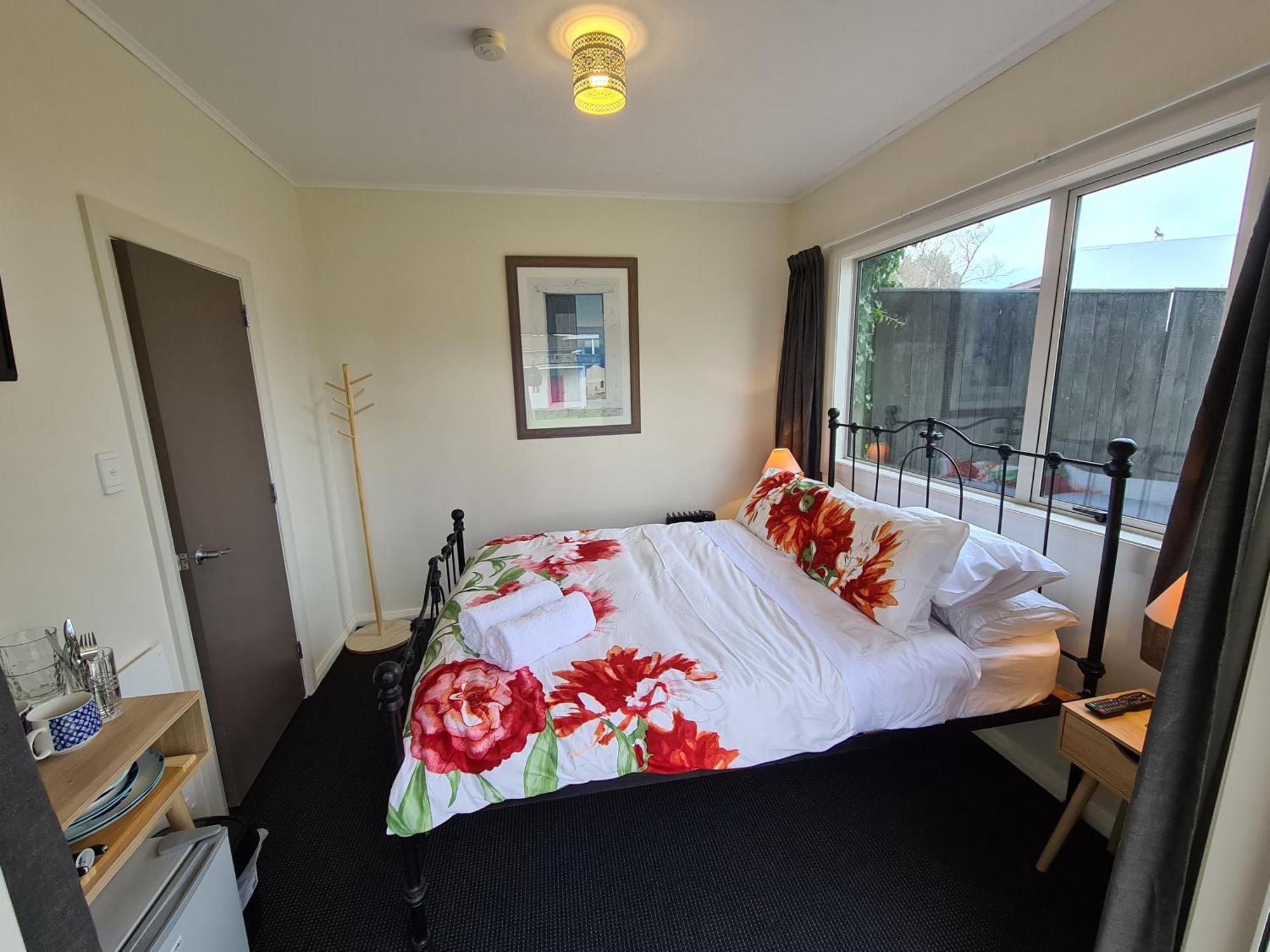 Central Masterton Sleepout Экстерьер фото